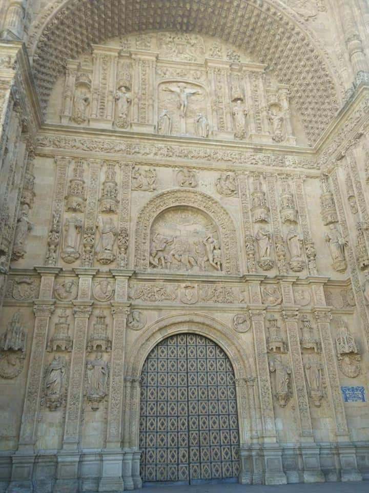 Entrance to Convento de San Esteban (Salamanca)